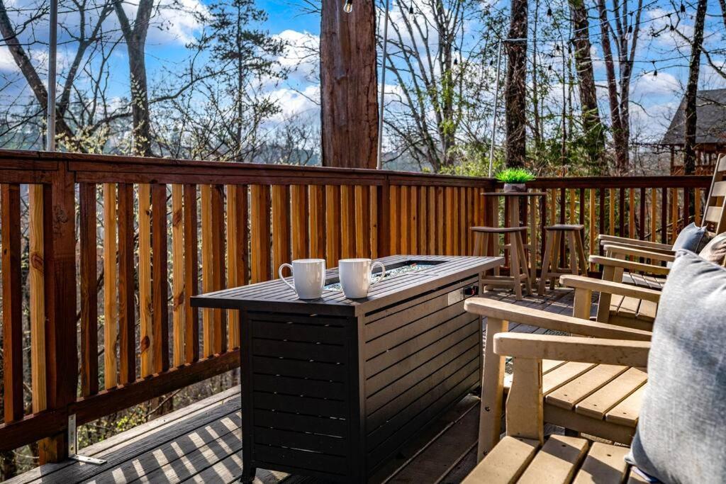 The Family Stone Luxe Cabin Sleeps 12 Hot Tub Dogfriendly Dollywood Pigeon Forge Εξωτερικό φωτογραφία