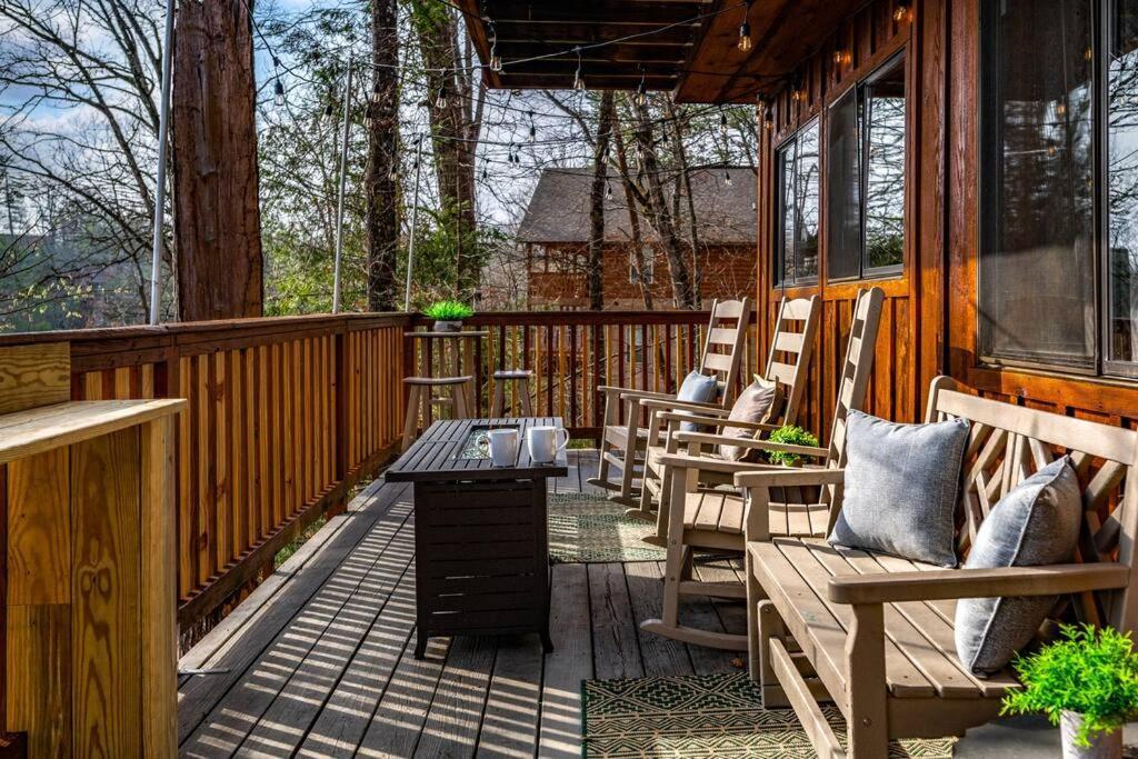 The Family Stone Luxe Cabin Sleeps 12 Hot Tub Dogfriendly Dollywood Pigeon Forge Εξωτερικό φωτογραφία
