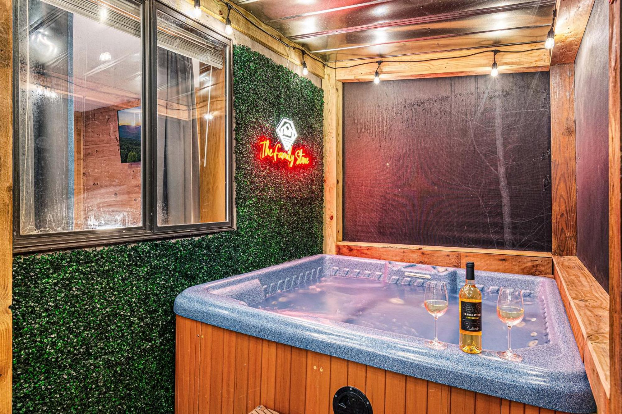 The Family Stone Luxe Cabin Sleeps 12 Hot Tub Dogfriendly Dollywood Pigeon Forge Εξωτερικό φωτογραφία