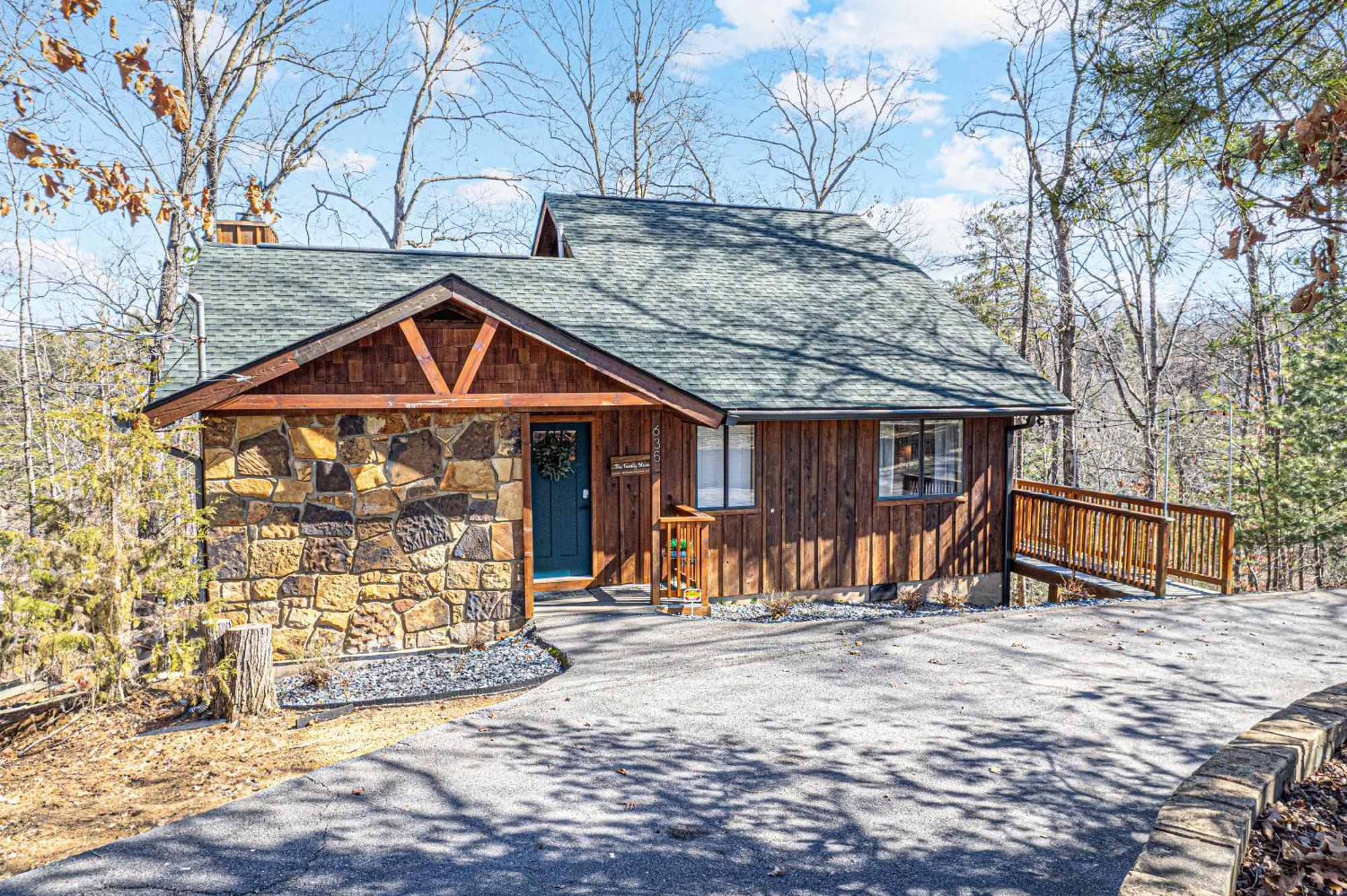 The Family Stone Luxe Cabin Sleeps 12 Hot Tub Dogfriendly Dollywood Pigeon Forge Εξωτερικό φωτογραφία